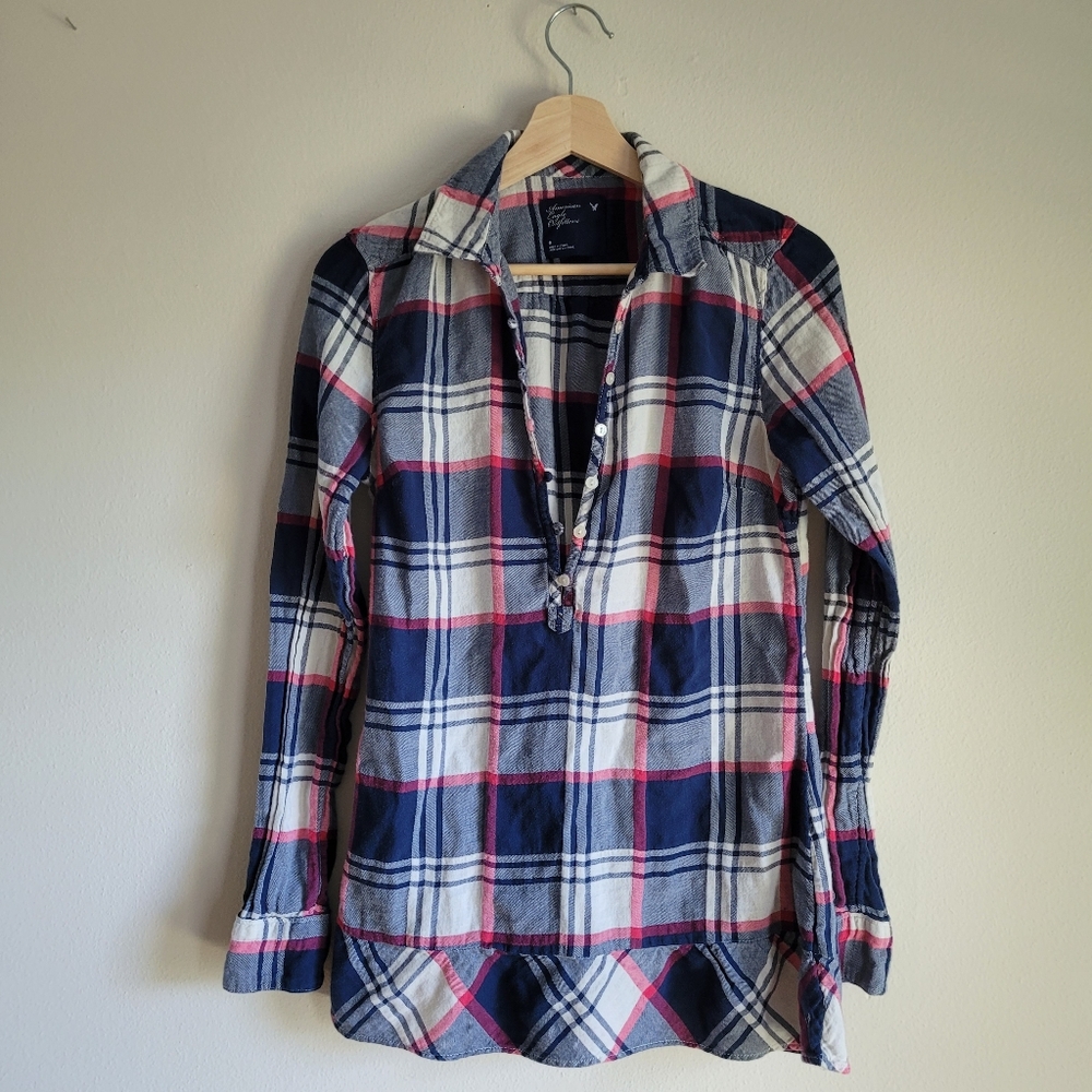 American Eagle Women’s Blue Top Size 6 Long Sleeve Plaid Shirt 1/4 Buttons
